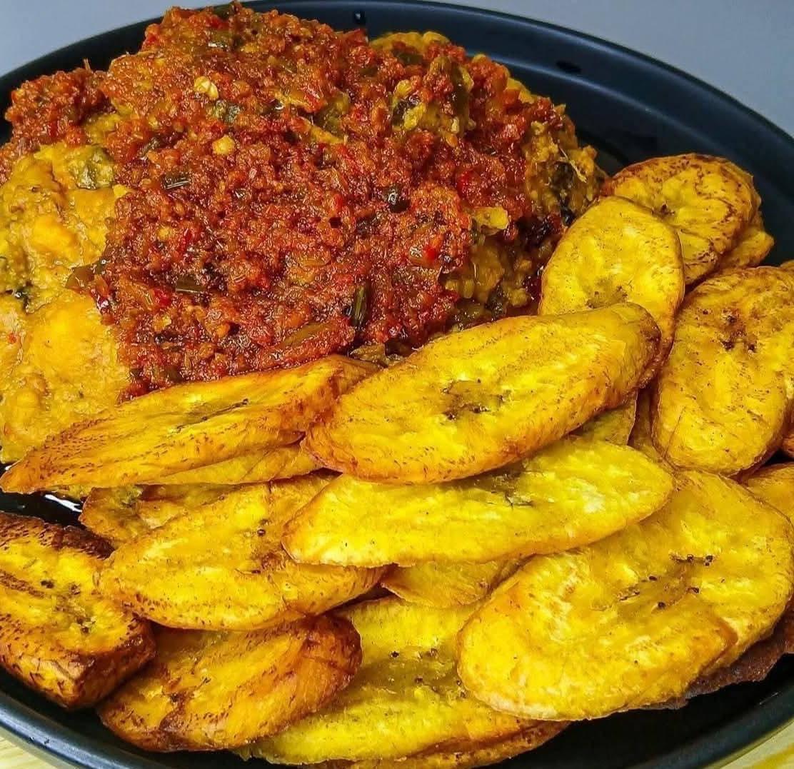 Ewa Agoyin (Beans & Plantain)